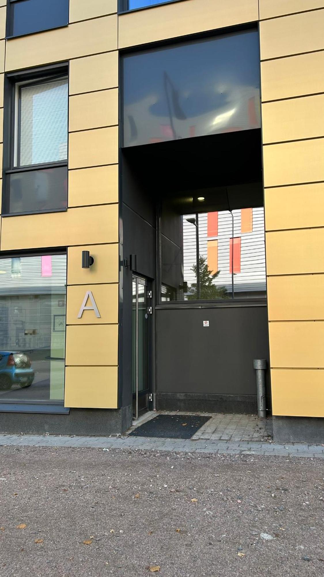 Entire Near Helsinki Airport In Kivistoe Апартаменты *
